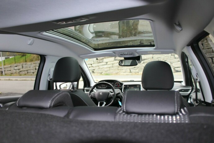 peugeot-2008-bensin-2018-big-5