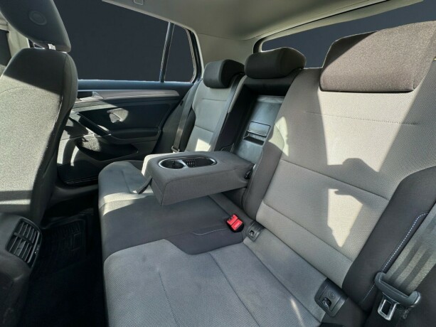 volkswagen-golf-elektrisitet-2015-big-12