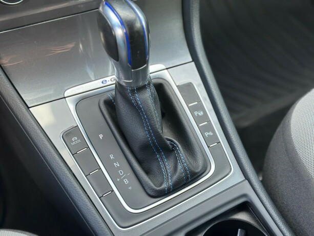 volkswagen-golf-elektrisitet-2015-big-17
