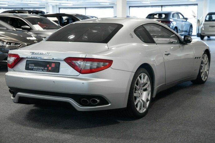 maserati-granturismo-bensin-2009-big-2