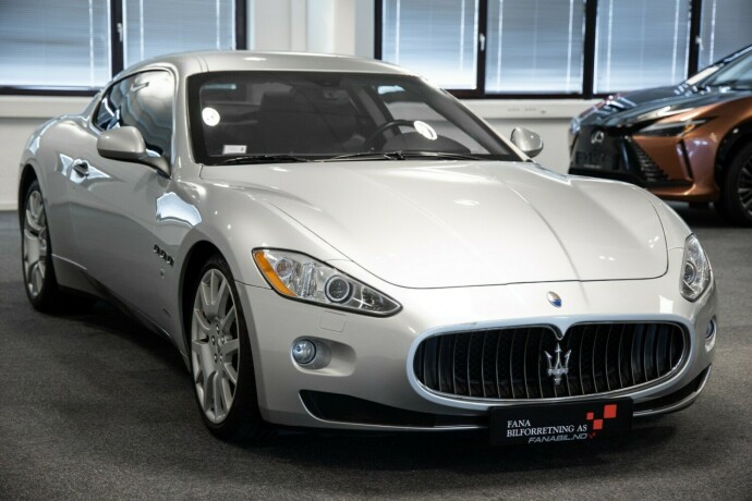 maserati-granturismo-bensin-2009-big-3