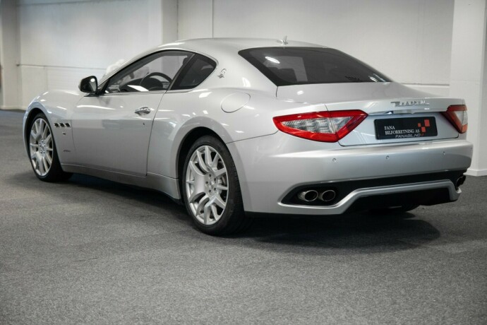 maserati-granturismo-bensin-2009-big-1
