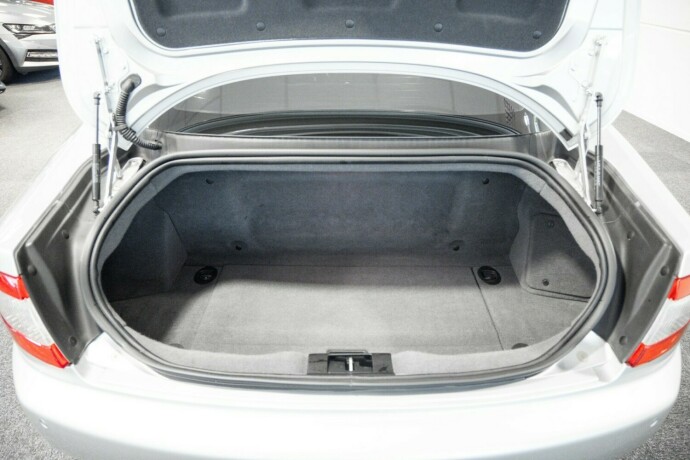 maserati-granturismo-bensin-2009-big-6