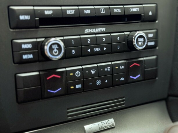 ford-mustang-bensin-2012-big-22