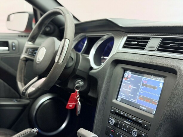 ford-mustang-bensin-2012-big-15
