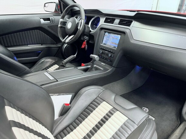 ford-mustang-bensin-2012-big-16