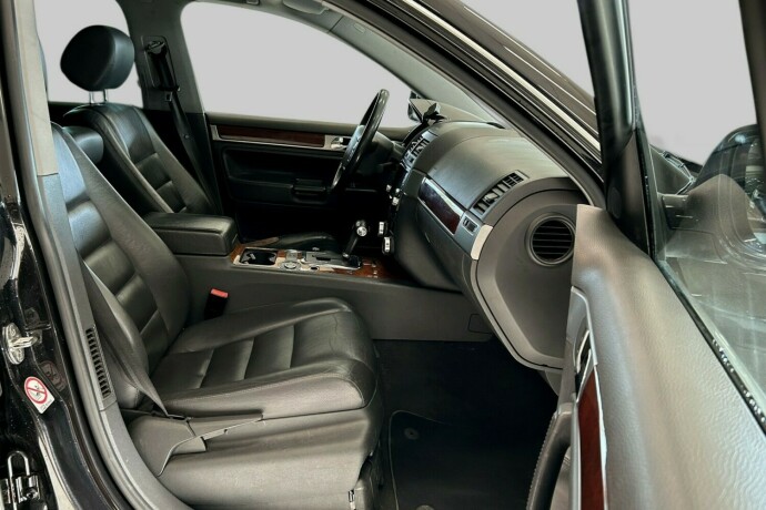 volkswagen-touareg-diesel-2004-big-8