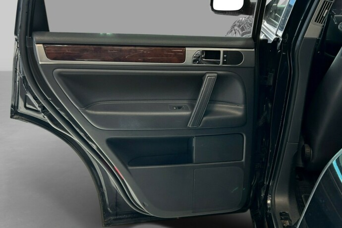 volkswagen-touareg-diesel-2004-big-11