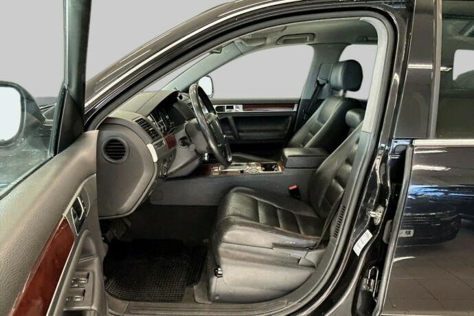 volkswagen-touareg-diesel-2004-big-7
