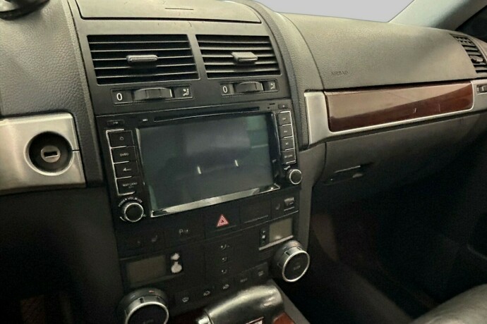 volkswagen-touareg-diesel-2004-big-10