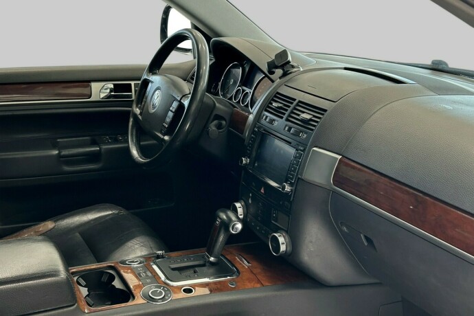 volkswagen-touareg-diesel-2004-big-6