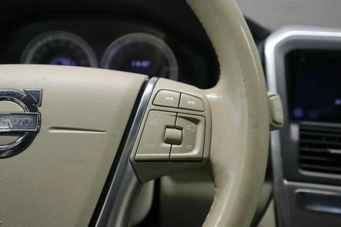 volvo-xc-60-diesel-2012-big-25
