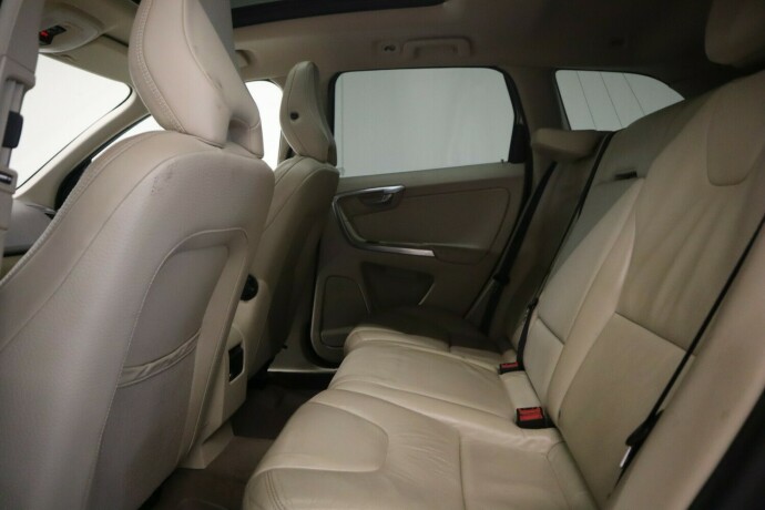 volvo-xc-60-diesel-2012-big-16