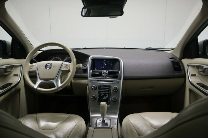 volvo-xc-60-diesel-2012-big-18