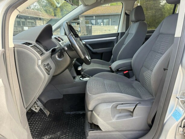 volkswagen-touran-diesel-2010-big-20