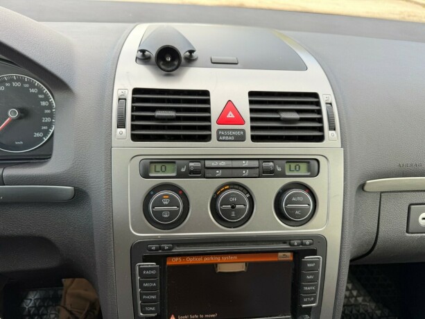 volkswagen-touran-diesel-2010-big-26