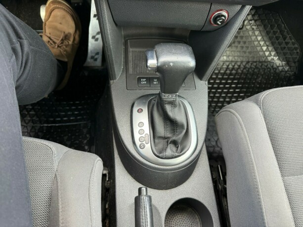 volkswagen-touran-diesel-2010-big-23