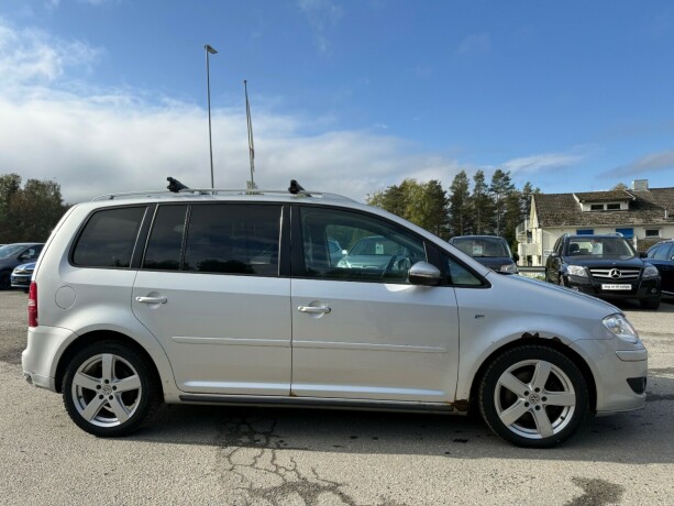 volkswagen-touran-diesel-2010-big-5