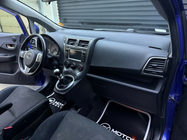 toyota-verso-s-bensin-2012-big-10