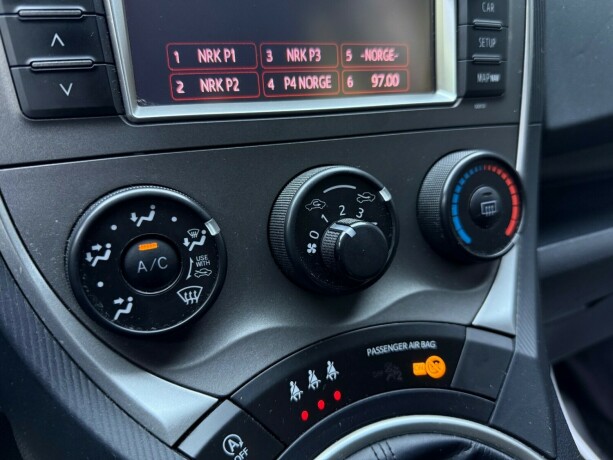 toyota-verso-s-bensin-2012-big-17