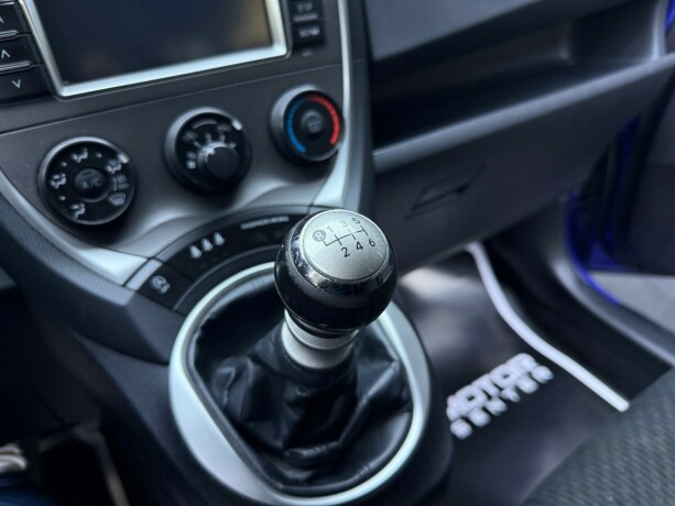 toyota-verso-s-bensin-2012-big-18