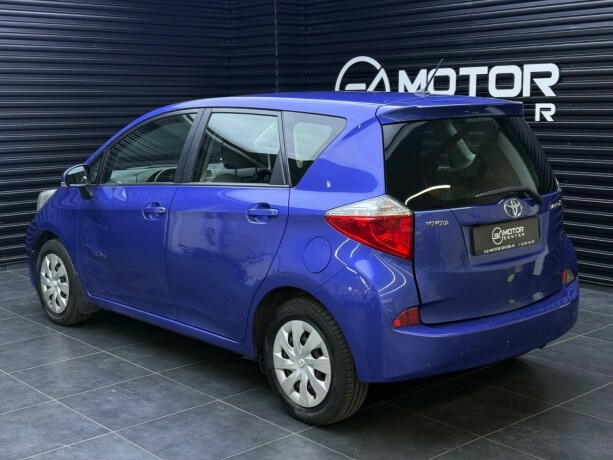 toyota-verso-s-bensin-2012-big-1