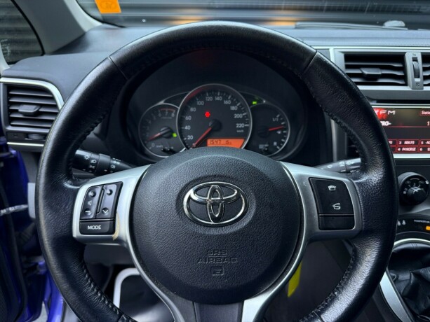 toyota-verso-s-bensin-2012-big-12