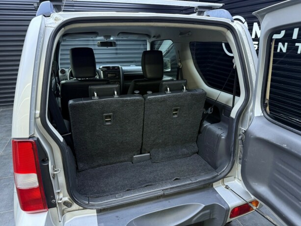 suzuki-jimny-bensin-2013-big-23