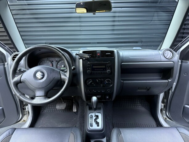suzuki-jimny-bensin-2013-big-9