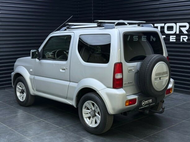 suzuki-jimny-bensin-2013-big-1