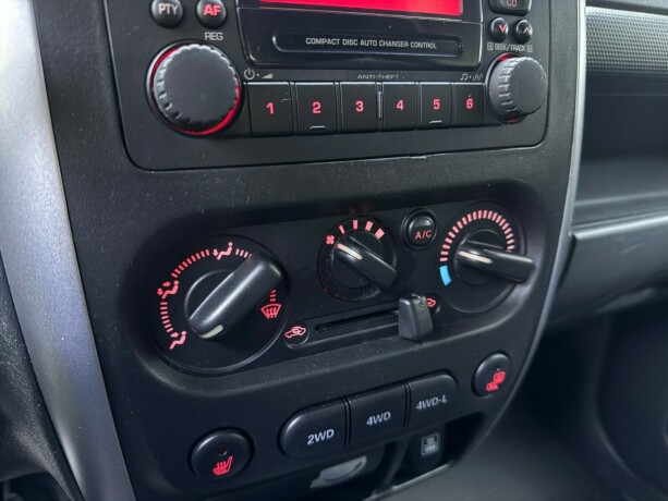 suzuki-jimny-bensin-2013-big-16