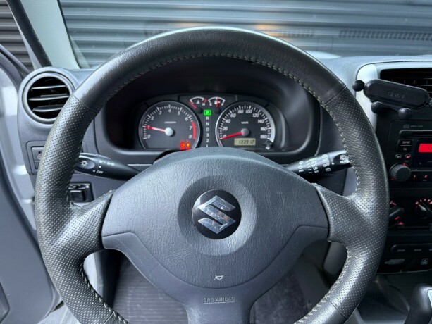 suzuki-jimny-bensin-2013-big-13
