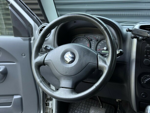 suzuki-jimny-bensin-2013-big-12