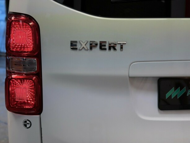 peugeot-expert-diesel-2020-big-24