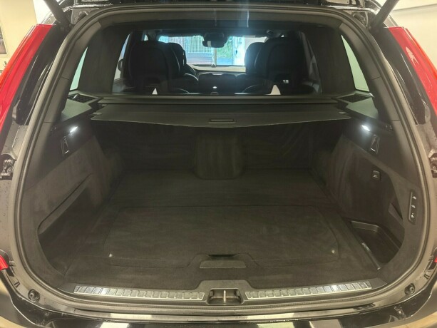 volvo-xc-90-elektrisitetbensin-2017-big-40