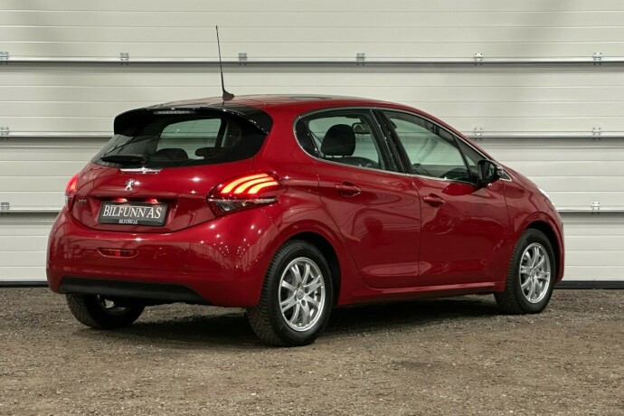 peugeot-208-bensin-2019-big-2