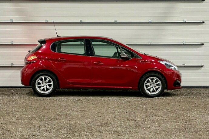 peugeot-208-bensin-2019-big-1