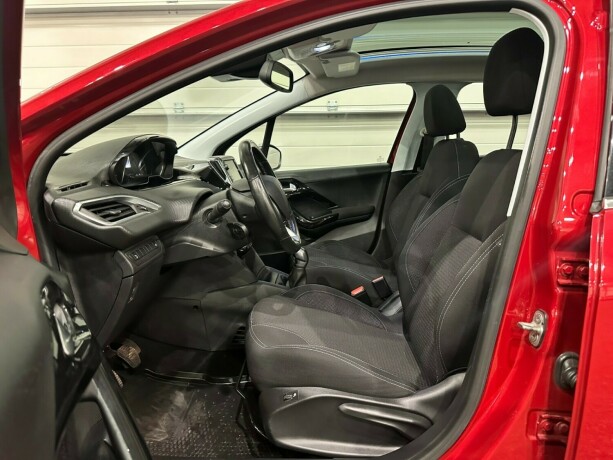 peugeot-208-bensin-2019-big-7