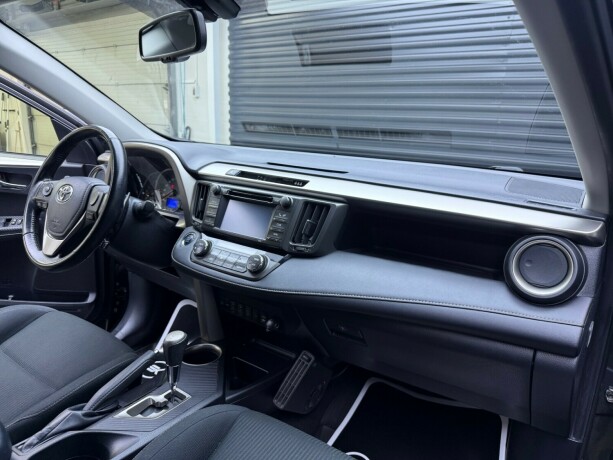 toyota-rav4-bensin-2015-big-10