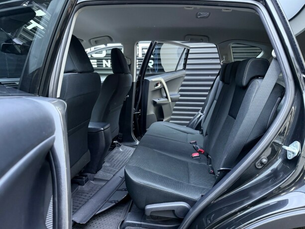 toyota-rav4-bensin-2015-big-29