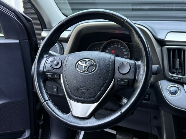 toyota-rav4-bensin-2015-big-11