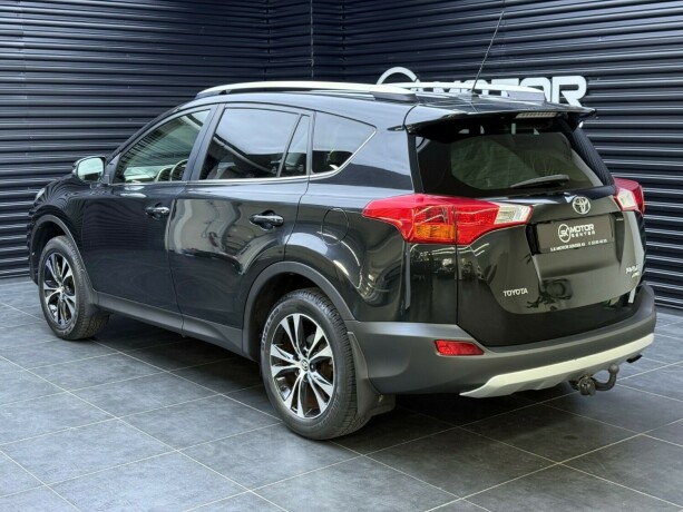 toyota-rav4-bensin-2015-big-1