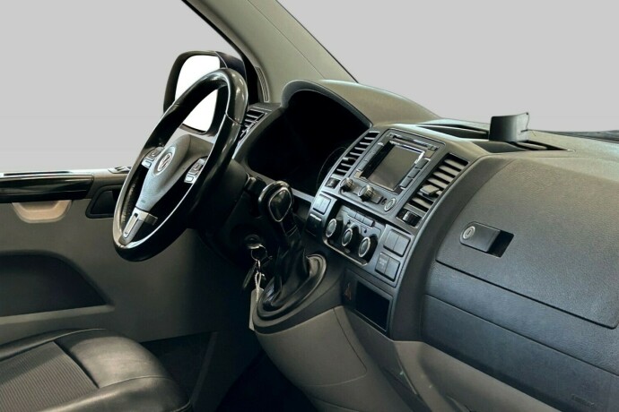 volkswagen-transporter-diesel-2013-big-9