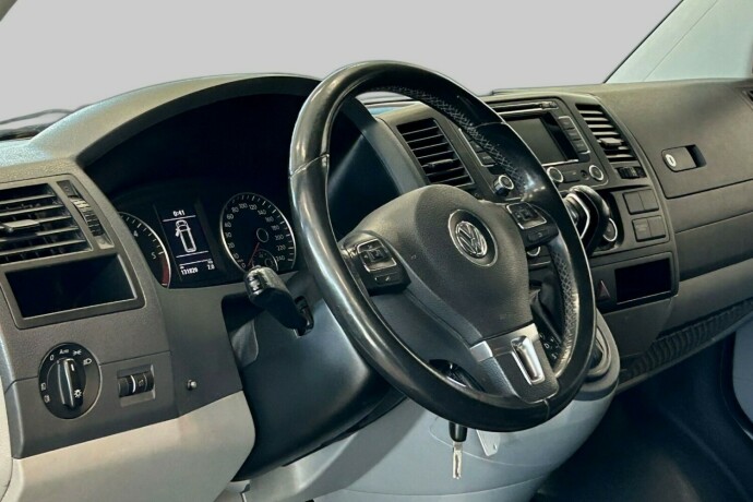 volkswagen-transporter-diesel-2013-big-11