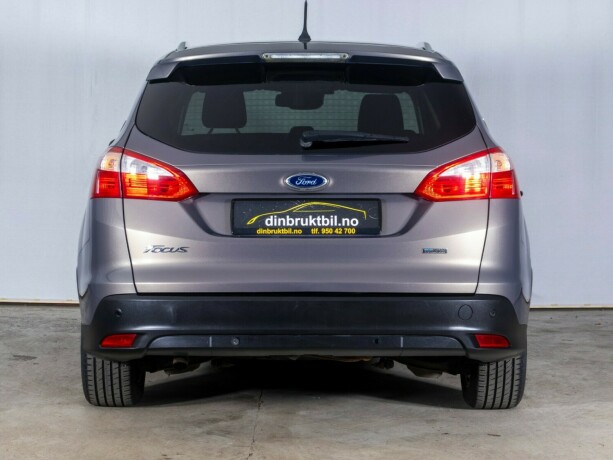 ford-focus-bensin-2013-big-12