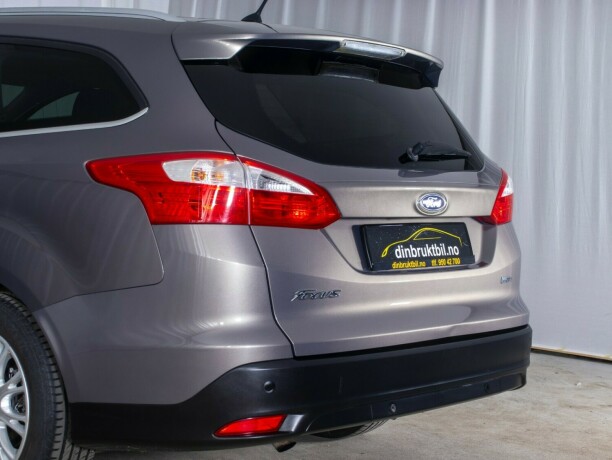 ford-focus-bensin-2013-big-9