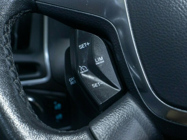 ford-focus-bensin-2013-big-32