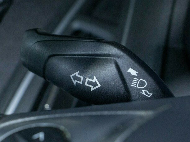 ford-focus-bensin-2013-big-31