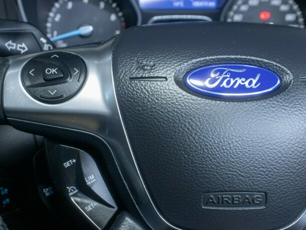 ford-focus-bensin-2013-big-29