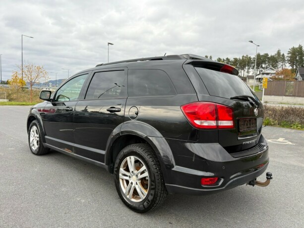 fiat-freemont-diesel-2011-big-4